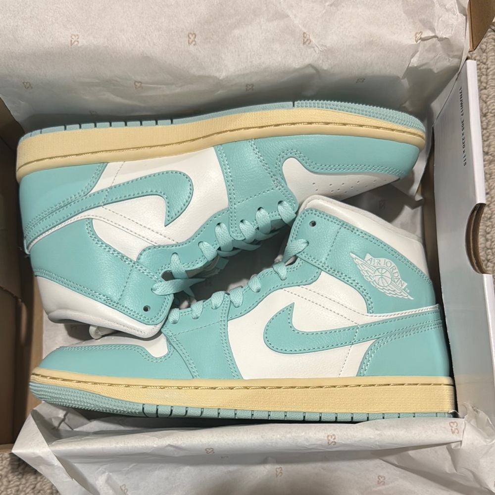 Nike Air Jordan 1 Mid OG Mint and White